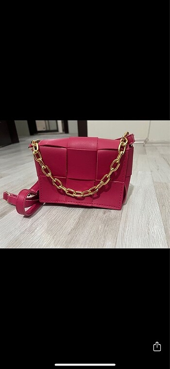 Mango kapitone küçük askılı zincir detaylı fuşya kol askılı çant - Görsel 2