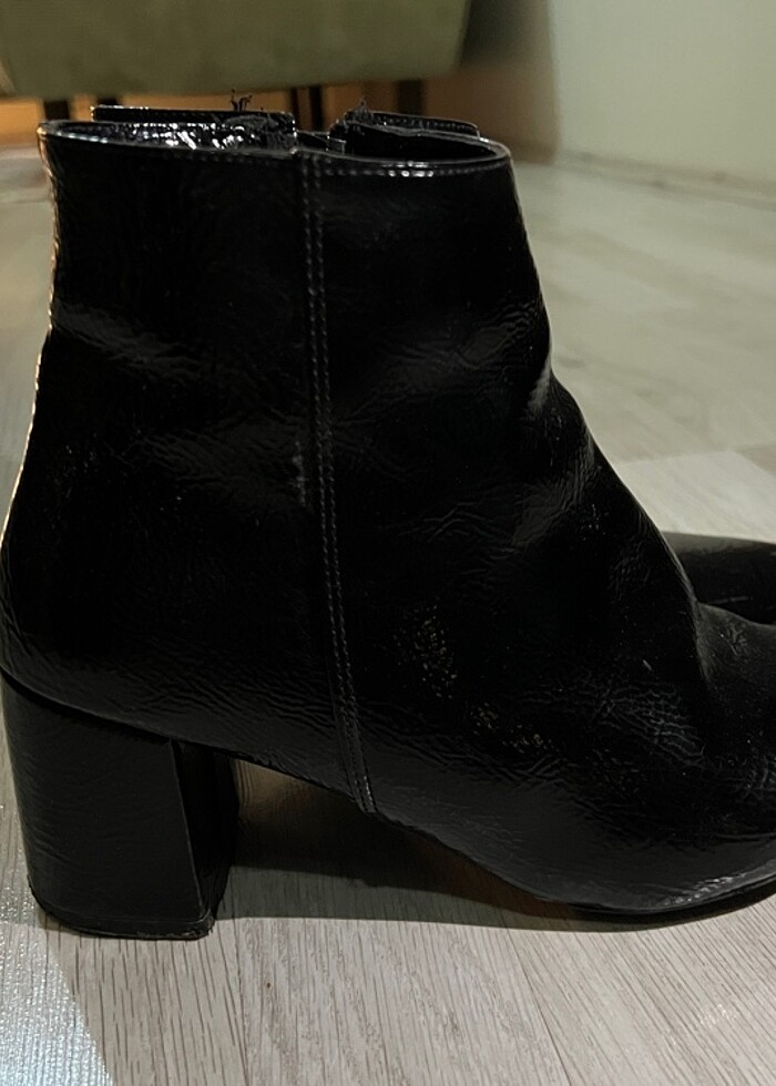 Kısa kalın topuklu bot rugan - Görsel 4