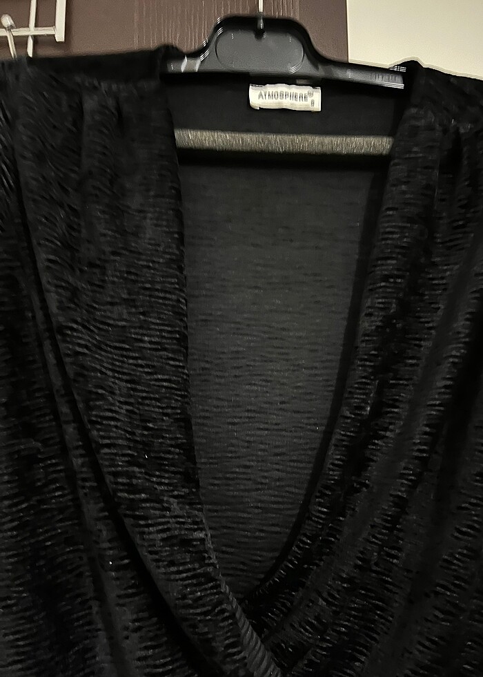 Kadife kruvaze yaka yarım kol çıtçıtlı zıbın body - Görsel 3