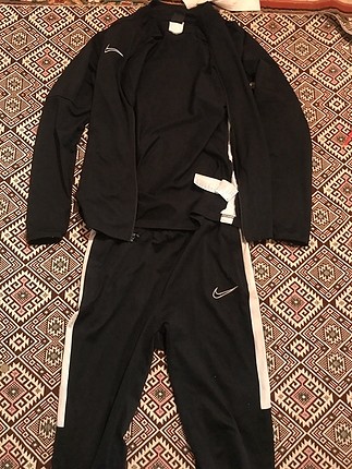 m Beden Nike eşofman takımı