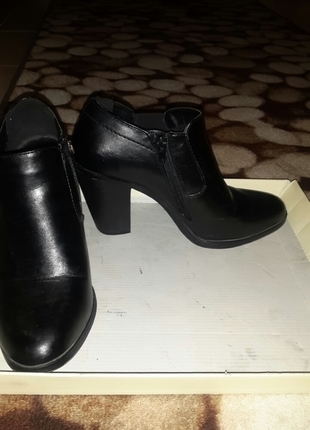 siyah bootie