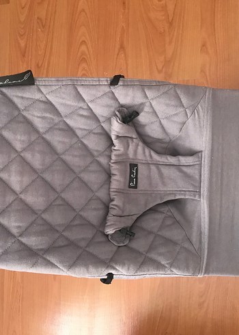 Pierre Cardin Ana kucağı