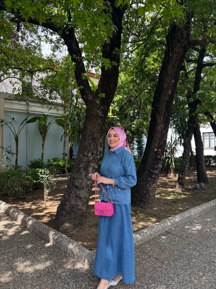 Mavi Uzun Denim Elbise - Salaş Kesim, Notlu Yaka - Görsel 2