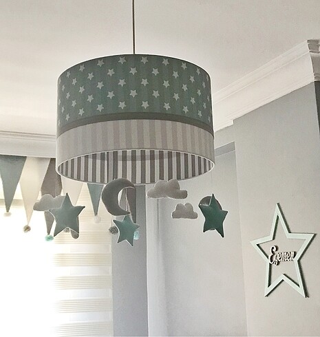Bebek odası Avize ve flama