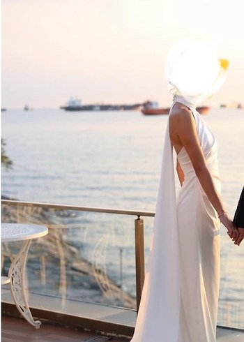 Ilmio Minimalist Halter Yaka Beyaz Düğün Elbisesi