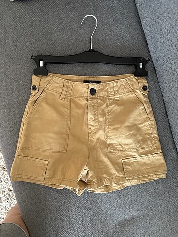BERSHKA şort