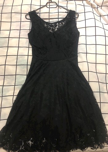 Siyah Dantel Detaylı kısa V Yaka Elbise - Görsel 3