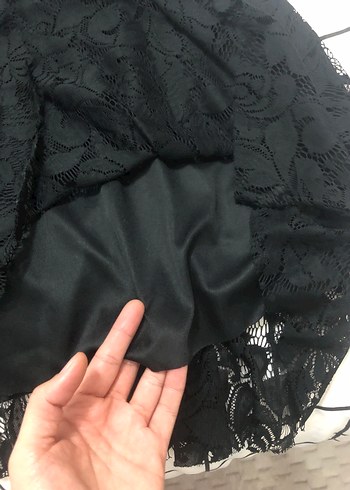 Siyah Dantel Detaylı kısa V Yaka Elbise - Görsel 4