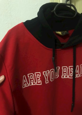 Kırmızı Kapüşonlu Sweatshirt - Görsel 4