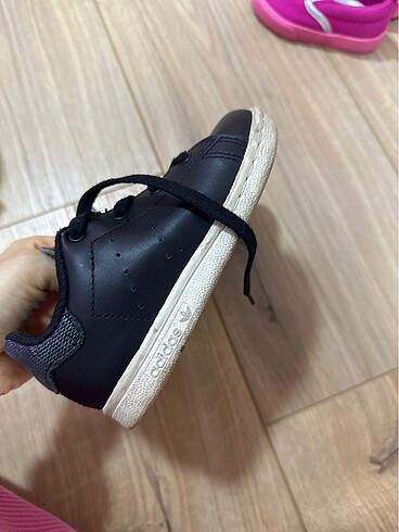 25 Beden siyah Renk Adidas stan smith ayakkabı