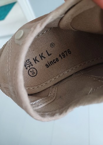 25 Beden Bej Çocuk Cırtcırtlı Spor Ayakkabı