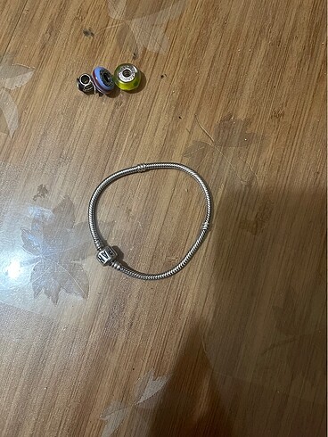 Pandora Pandora + 3 charm