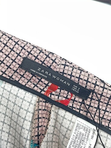 s Beden çeşitli Renk Zara Kumaş Pantolon %70 İndirimli.