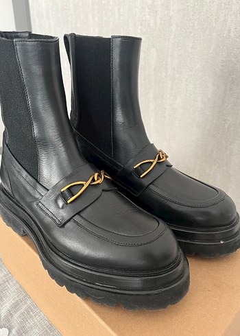 Beymen Club Siyah Zincir Detaylı Kadın Deri Bot - Görsel 5