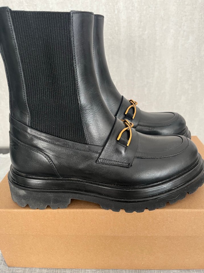 Beymen Club Siyah Zincir Detaylı Kadın Deri Bot - Görsel 4