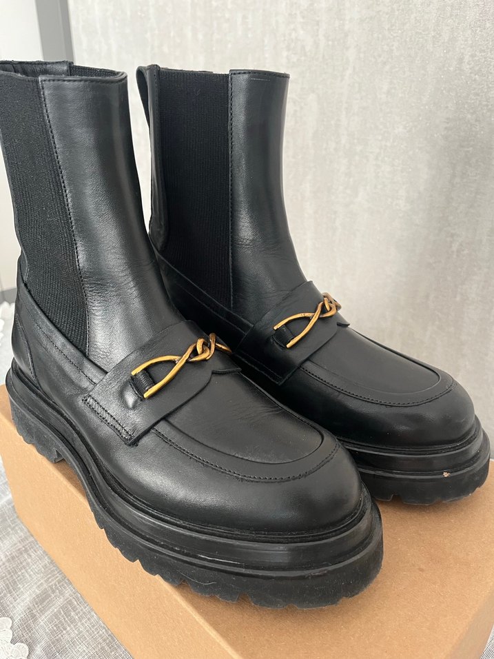 Beymen Club Siyah Zincir Detaylı Kadın Deri Bot - Görsel 5