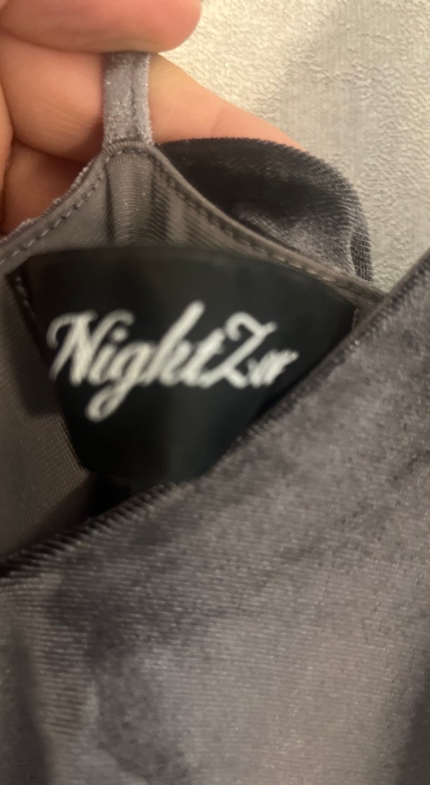 Adl Gri kadife Kuşaklı Uzun Askılı Elbise - Görsel 4