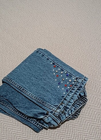 Taşlı kot pantolon