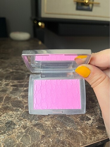 Beden Dior rosy glow allık