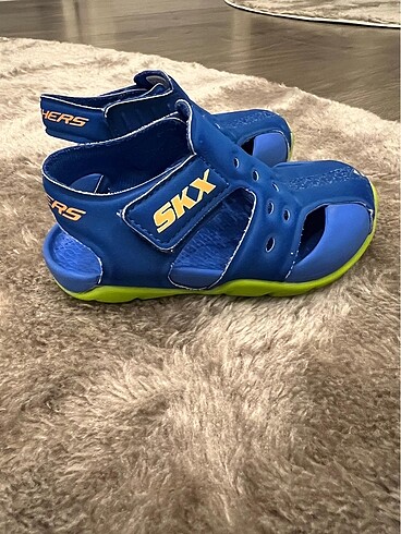 22 Beden çeşitli Renk Skechers cocuk sandalet