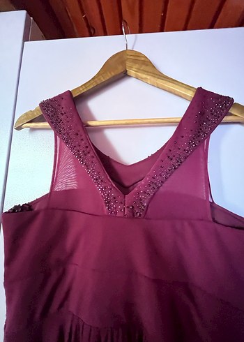 40 Beden Bordo V Yaka Nakışlı Uzun Abiye Elbise