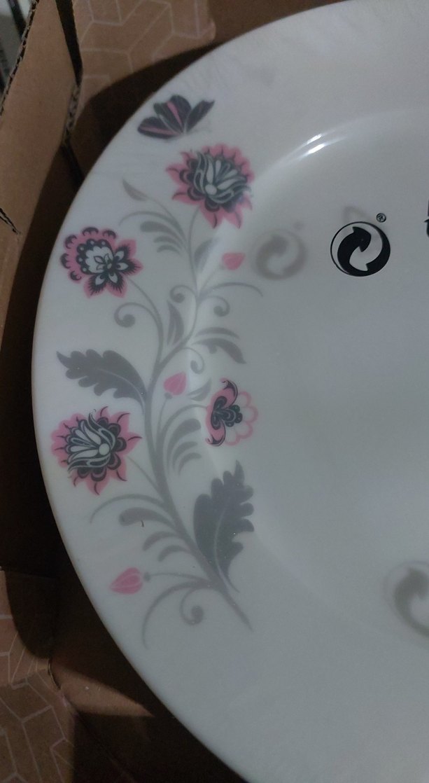 Gri Çiçek Desenli Beyaz Yemek Tabağı kırık beyaz ve incedir - Görsel 2