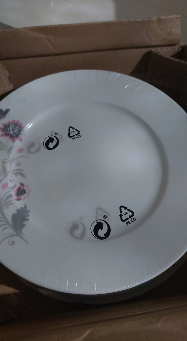 Gri Çiçek Desenli Beyaz Yemek Tabağı kırık beyaz ve incedir - Görsel 3