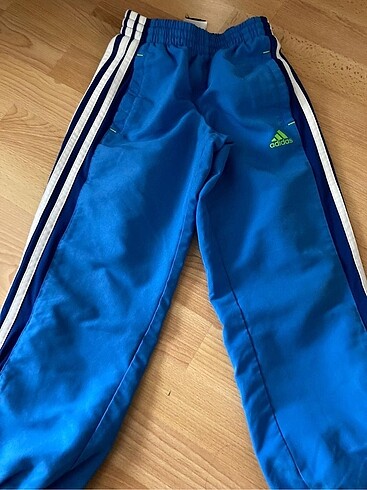 Adidas çocuk eşofman altı ve tişört