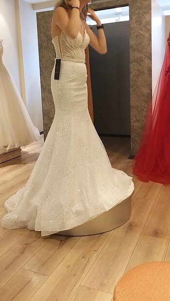 Demonteli balık gelinlik - Görsel 3