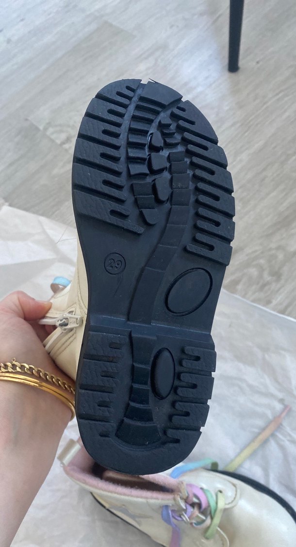 Kız çocuk bot - Görsel 3