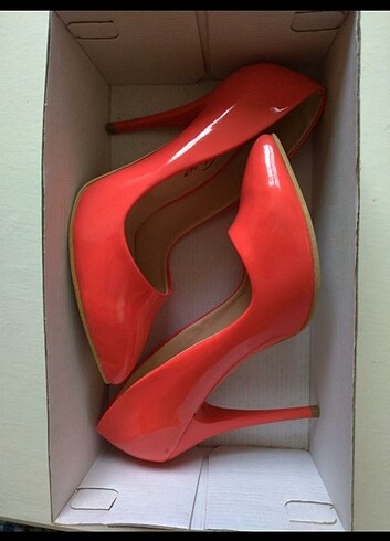 Yüksek topuk mercan stiletto