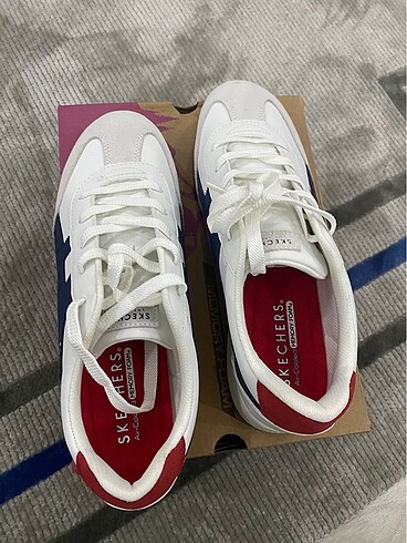 41,5 Beden Sıfır orijinal skechers