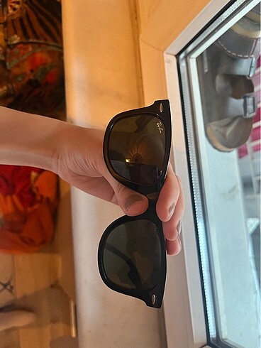 Rayban wayfarer güneş gözlüğü(eğik model)