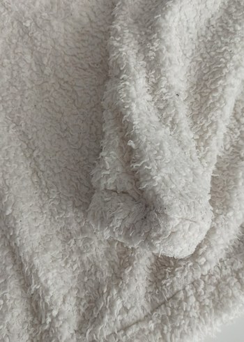 Kız Çocuk Beyaz Yumuşak Yüksek Yakalı Polar - Görsel 5