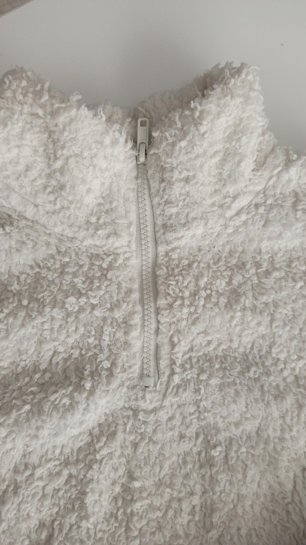 Kız Çocuk Beyaz Yumuşak Yüksek Yakalı Polar - Görsel 4