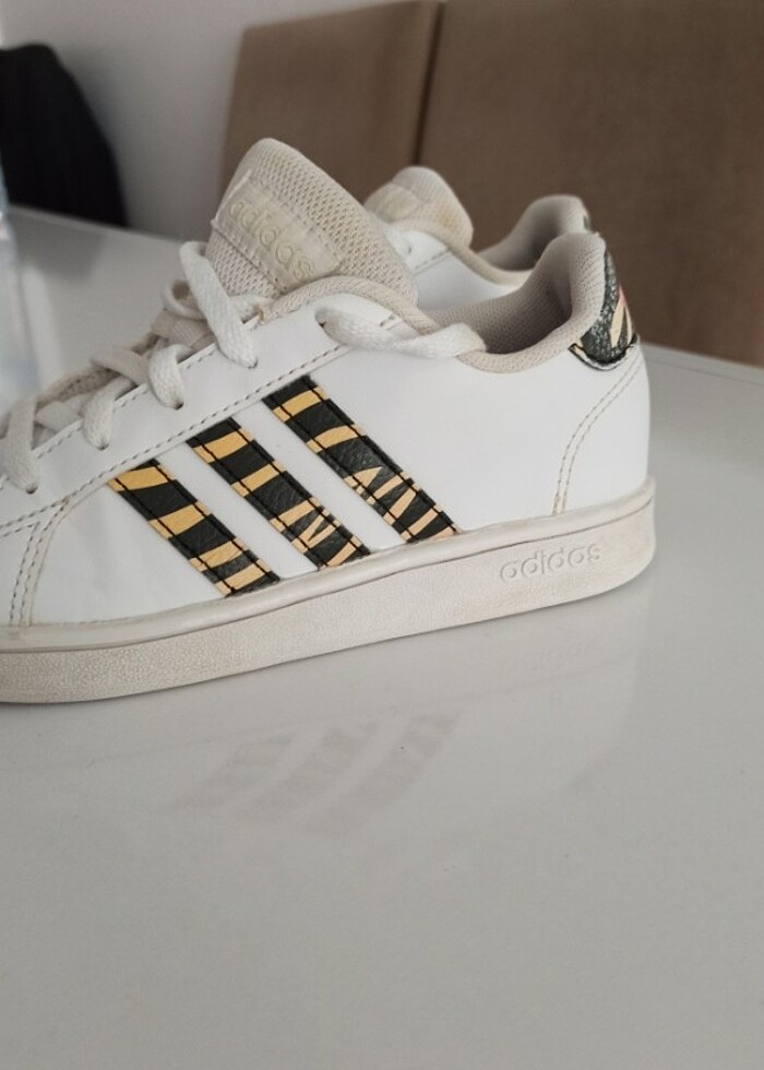 31 no. ADİDAS Çocuk Ayakkabı  - Görsel 4