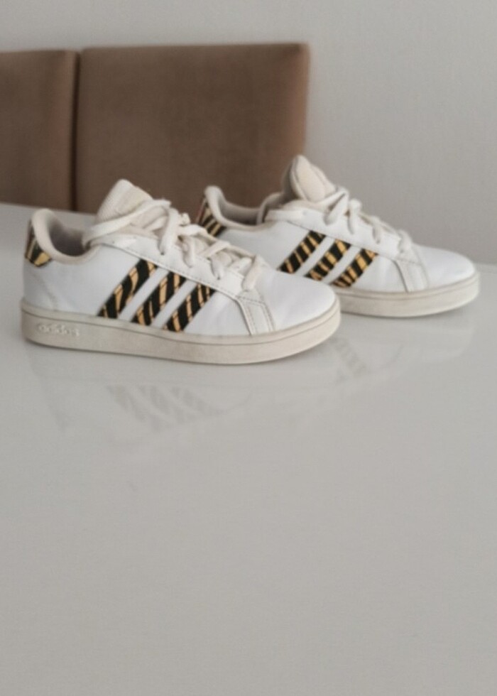 31 no. ADİDAS Çocuk Ayakkabı  - Görsel 2