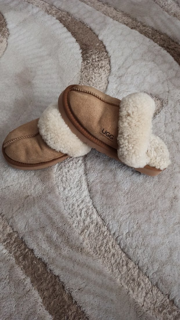 UGG Orijinal Bej Kadın Süet Kürklü Platform Terlik - Görsel 4