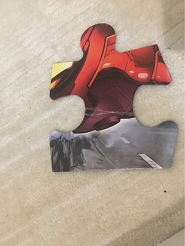 Beden Renk 24 parça iron man maxi puzzle