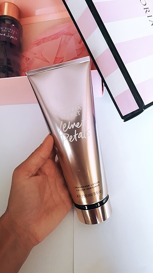 VICTORIA SECRET VELVET