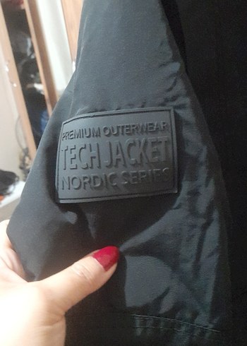 Siyah Tokalı Kadın Kışlık Mont - Görsel 5