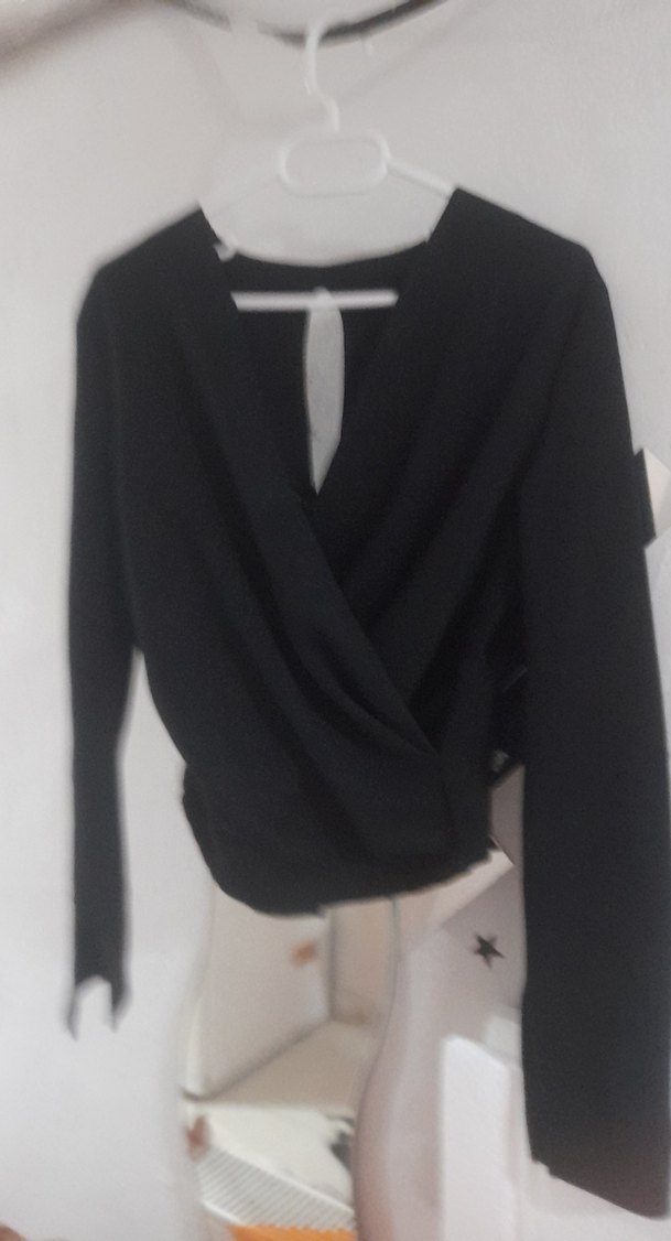 Kemerli Siyah V Yaka Kadın Bluz - Görsel 2