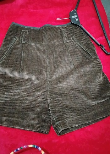 Düğmeli Kahverengi Kadife Mini Şort - Görsel 3