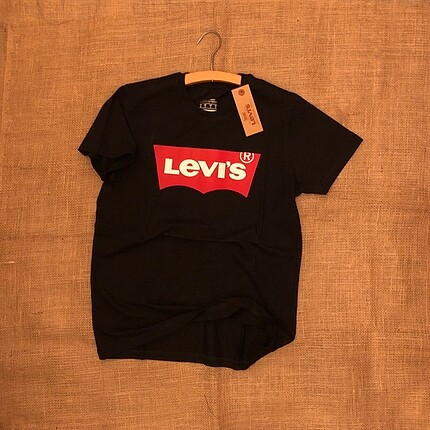 Levis t-shirt