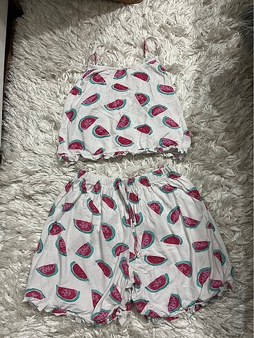 Şortlu pijama takımı