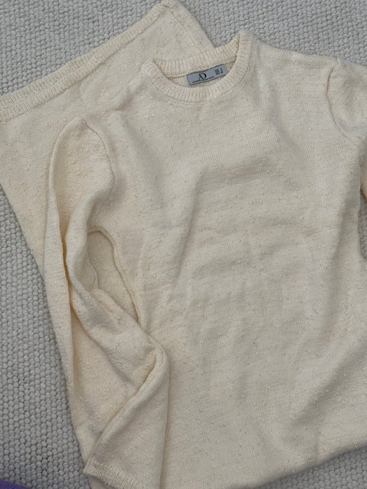 Beyaz Yüksek Yakalı Rahat Kadın Kazak - Görsel 4