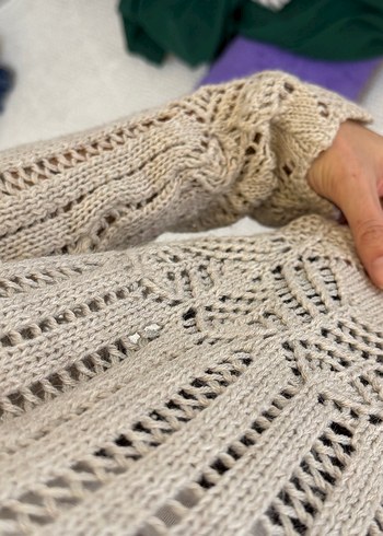 Bej V Yaka Örgü Kadın Kazak - Görsel 8