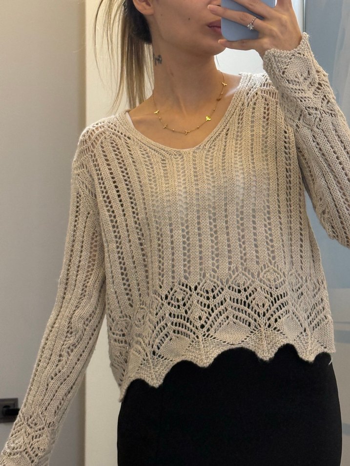 Bej V Yaka Örgü Kadın Kazak - Görsel 3