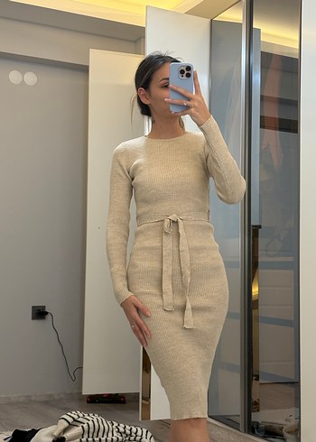 Bej Yüksek Yakalı Midi Triko Elbise - Görsel 2