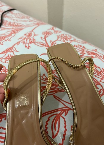 39 Beden Altın Renkli taşlı Stiletto Kadın Ayakkabı